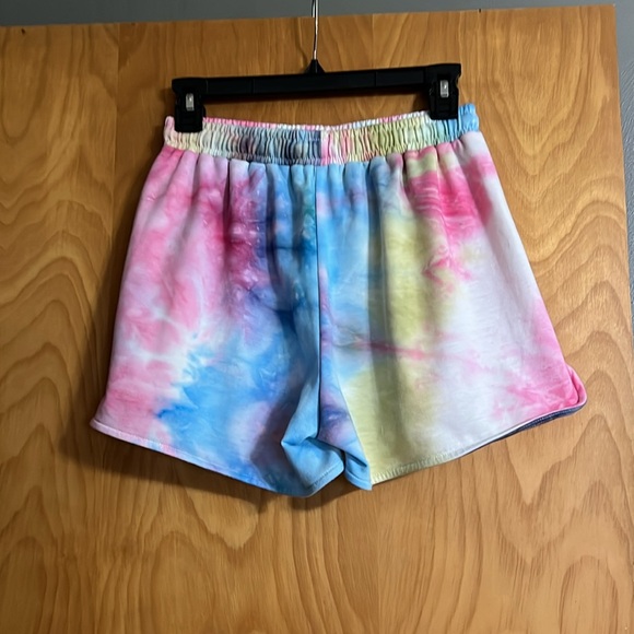 Muti-Colored shorts. Size medium very stretchy - Picture 2 of 2